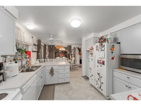 681 Hamlin Drive Canyonville OR 97417
