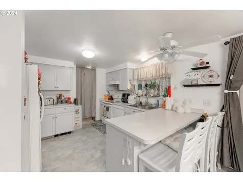 681 Hamlin Drive Canyonville OR 97417