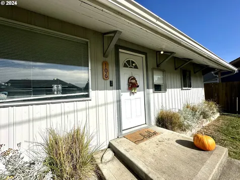 106 SE 2nd Street Battle Ground WA 98604