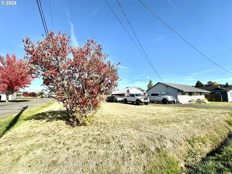 106 SE 2nd Street Battle Ground WA 98604