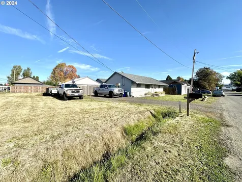 106 SE 2nd Street Battle Ground WA 98604