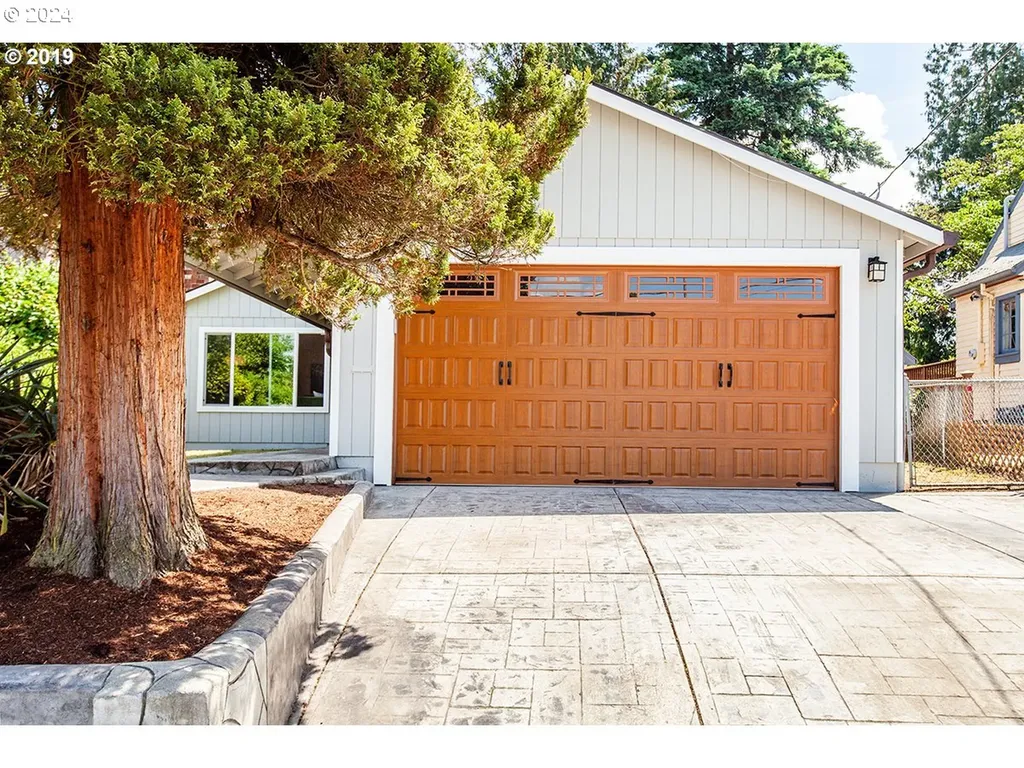 3730 Ne Roselawn Street Portland OR 97211