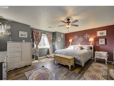 1417 W F Place La Center WA 98629