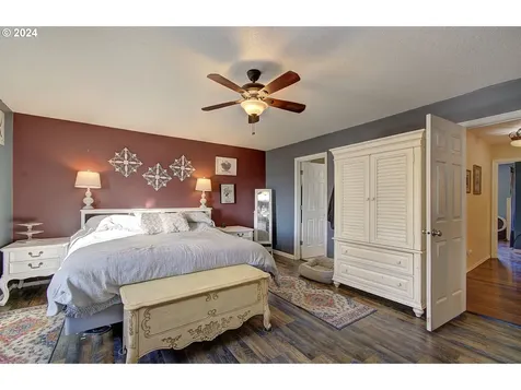 1417 W F Place La Center WA 98629