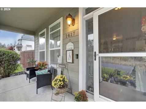1417 W F Place La Center WA 98629