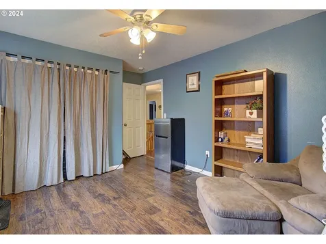 1417 W F Place La Center WA 98629
