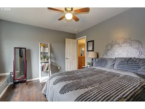 1417 W F Place La Center WA 98629