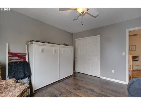 1417 W F Place La Center WA 98629