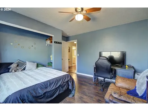 1417 W F Place La Center WA 98629