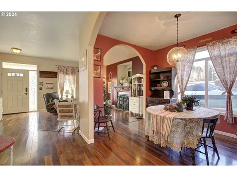 1417 W F Place La Center WA 98629