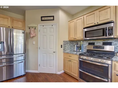 1417 W F Place La Center WA 98629