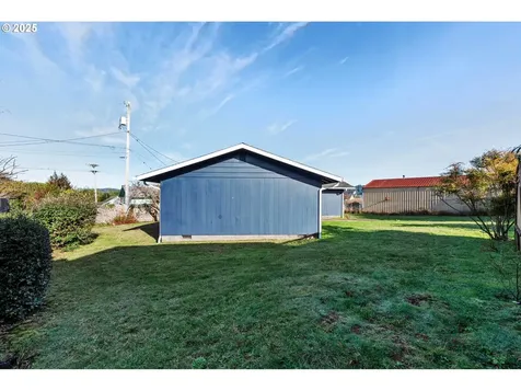 124 Holly Court Reedsport OR 97467