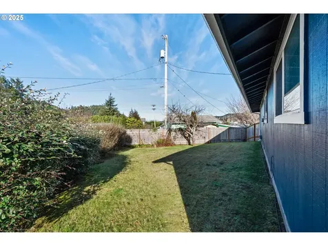 124 Holly Court Reedsport OR 97467