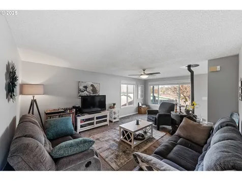 124 Holly Court Reedsport OR 97467