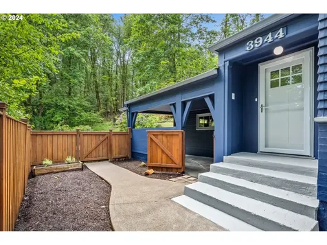 3944 Sw Beaverton Hillsdale Highway Portland OR 97221