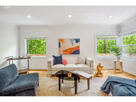 3944 Sw Beaverton Hillsdale Highway Portland OR 97221