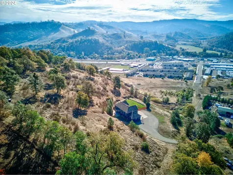 411 NE Pomona Street Roseburg OR 97470