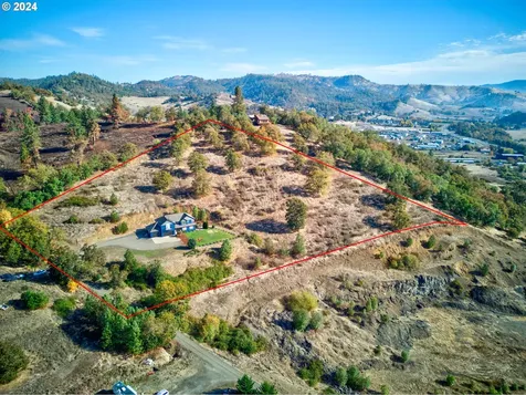 411 NE Pomona Street Roseburg OR 97470
