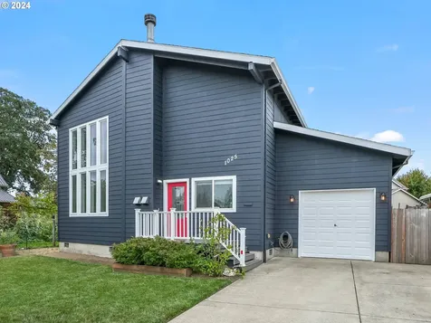 1025 E 1st Street Yamhill OR 97148