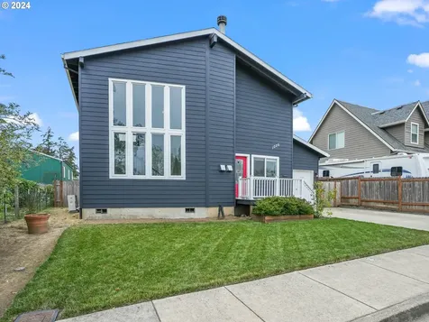 1025 E 1st Street Yamhill OR 97148