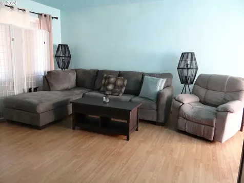 335 Charlotte Way Vancouver WA 98664