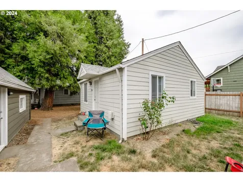 794 14th Street Ne Salem OR 97301