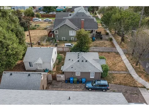794 14th Street Ne Salem OR 97301