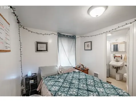794 14th Street Ne Salem OR 97301