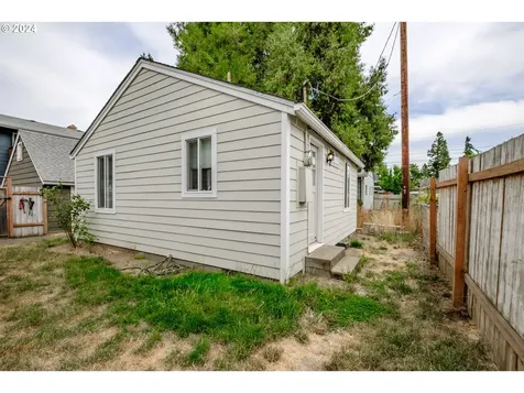 794 14th Street Ne Salem OR 97301