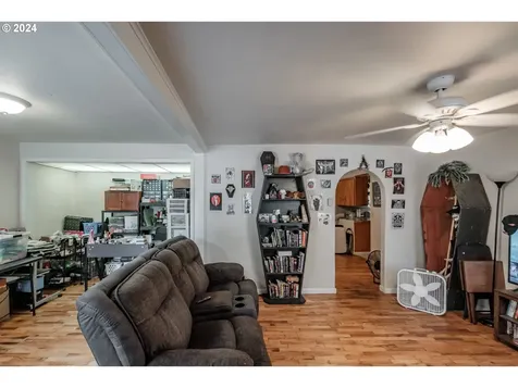 794 14th Street Ne Salem OR 97301