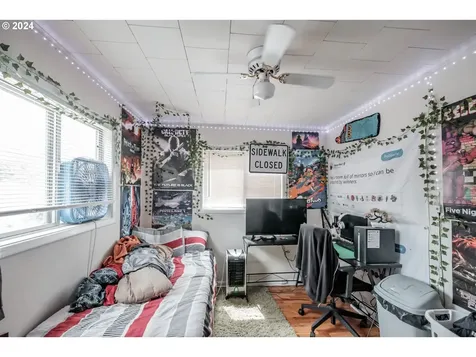 794 14th Street Ne Salem OR 97301