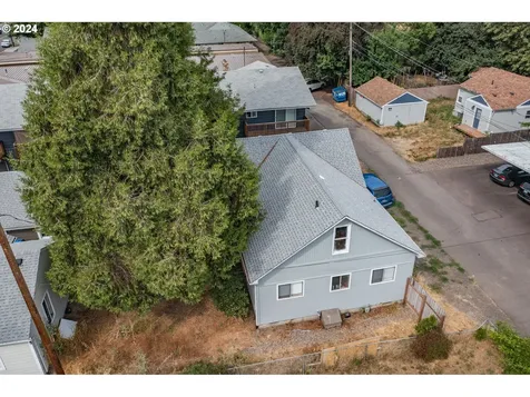 794 14th Street Ne Salem OR 97301