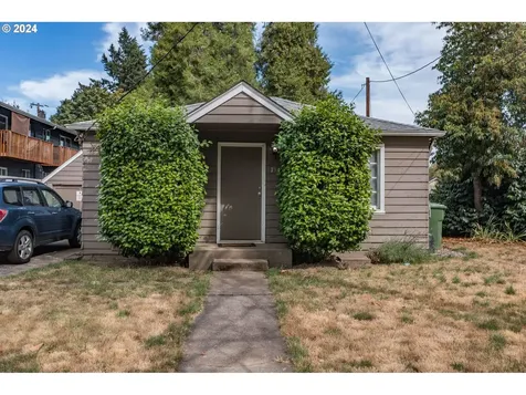 794 14th Street Ne Salem OR 97301