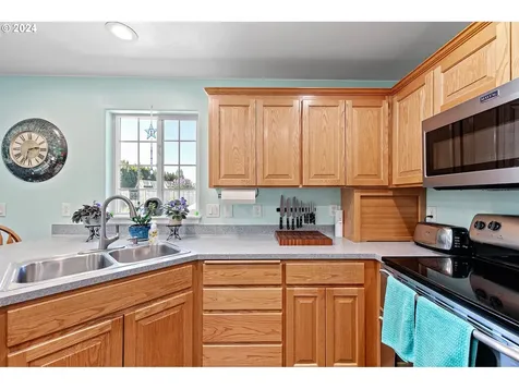 1251 Frogs Leap Lane Eugene OR 97404