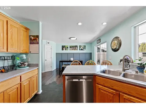 1251 Frogs Leap Lane Eugene OR 97404