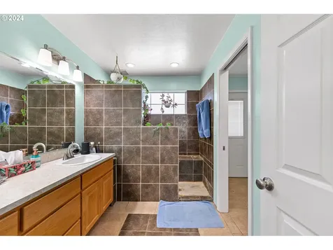 1251 Frogs Leap Lane Eugene OR 97404