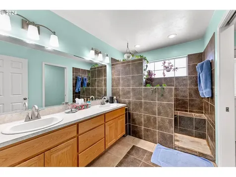 1251 Frogs Leap Lane Eugene OR 97404