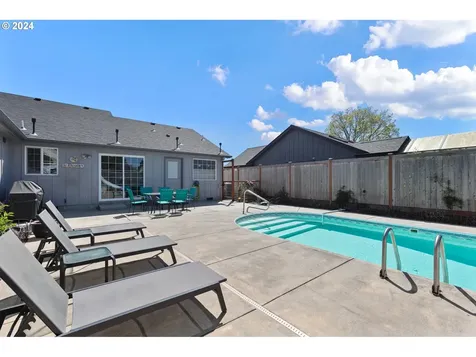 1251 Frogs Leap Lane Eugene OR 97404