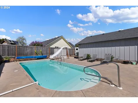 1251 Frogs Leap Lane Eugene OR 97404