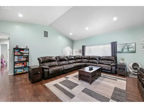 1251 Frogs Leap Lane Eugene OR 97404