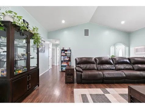 1251 Frogs Leap Lane Eugene OR 97404