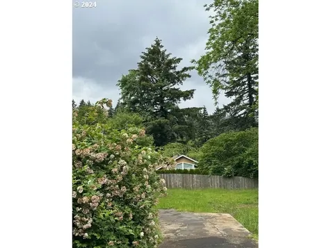 1739 Sw Logan Street Portland OR 97219