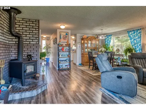 435 Se Inlet Avenue Lincoln City OR 97367