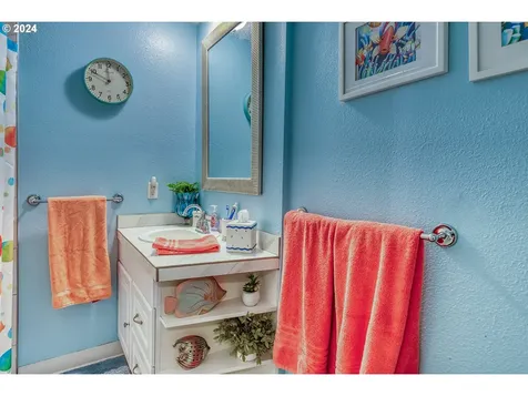 435 Se Inlet Avenue Lincoln City OR 97367