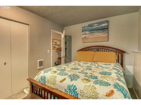 435 Se Inlet Avenue Lincoln City OR 97367