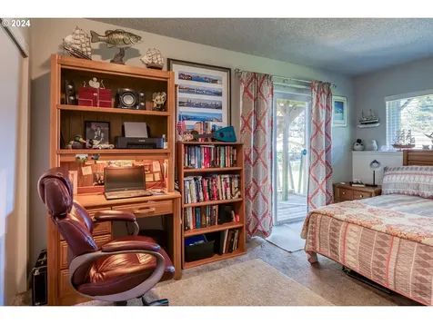 435 Se Inlet Avenue Lincoln City OR 97367