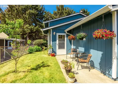 435 Se Inlet Avenue Lincoln City OR 97367