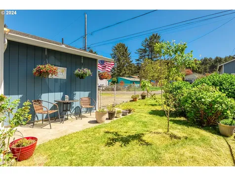 435 Se Inlet Avenue Lincoln City OR 97367