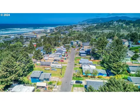 435 Se Inlet Avenue Lincoln City OR 97367