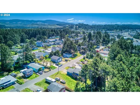435 Se Inlet Avenue Lincoln City OR 97367